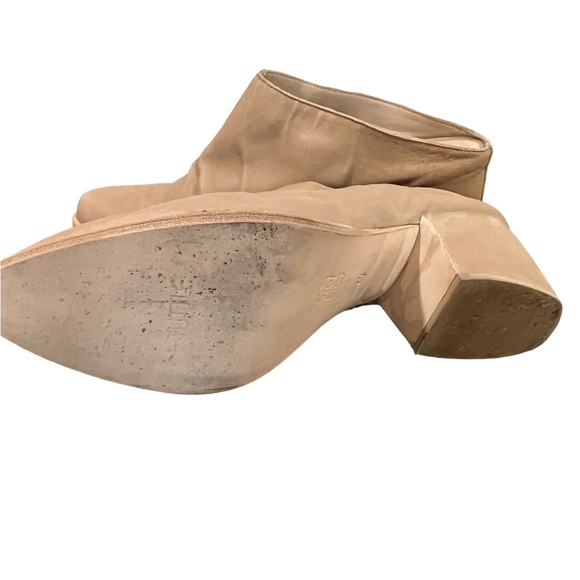 L D Tuttle hand sewn leather heeled slides in a size 40 or 9 soft lt tan color - Picture 5 of 6